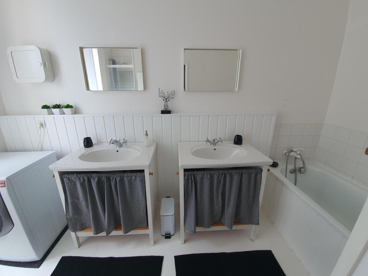 Maison Laurenza 2 chambres d'hôtes Saint-Jean-de-Liversay Extérieur photo